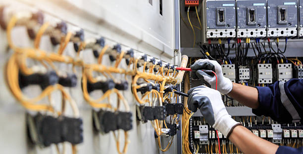 Professional Electrician technician working in Nokomis, FL